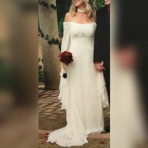 Jim Hjelm Ivory Chiffon & Satin Wedding Gown Bohemian Boho Bell Sleeves Dress
